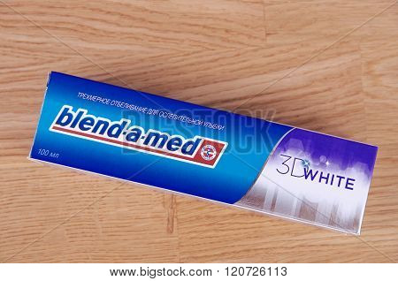 Blend-a-med 3D White
