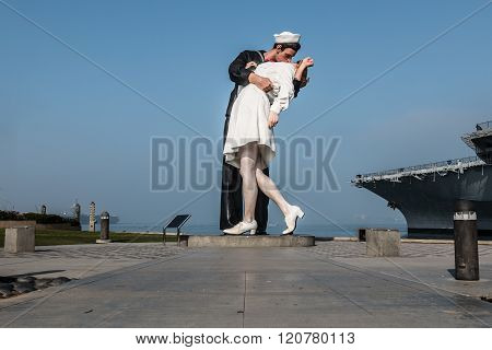 Unconditional Surrender Sculpture by Seward Johnson