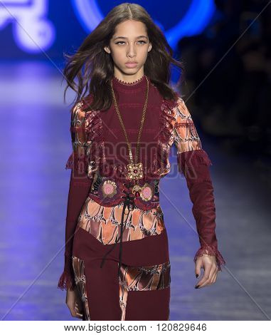 Anna Sui - Fall Winter 2016 Collection