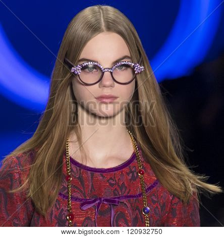 Anna Sui - Fall Winter 2016 Collection