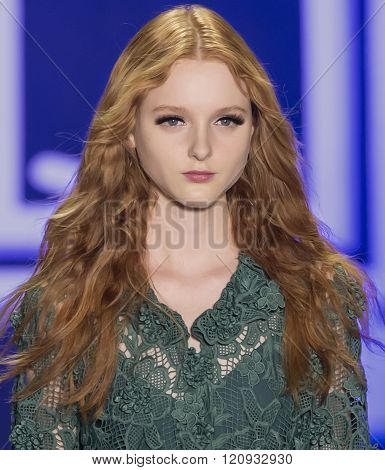 Anna Sui - Fall Winter 2016 Collection