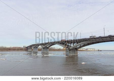 Nizhny Novgorod, Russia. - March 24.2017. Canavinsky bridge over the river Oka. The flow of cars going along the bridge.