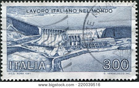 ITALY - CIRCA 1981: A stamp printed in Italy, shows the Sao Simao Dam and Power Station, Brazil, circa 1981