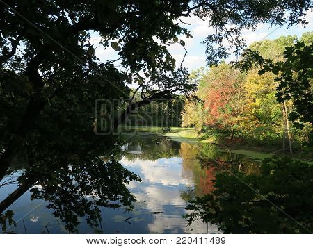 Matthiessen State Park showing lake and upper falls area in early autumn