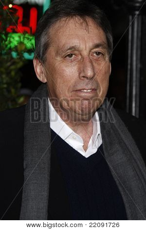LOS ANGELES - JAN 11: Ivan Reitman til premieren på 'No Strings Attached' på Regency landsby T