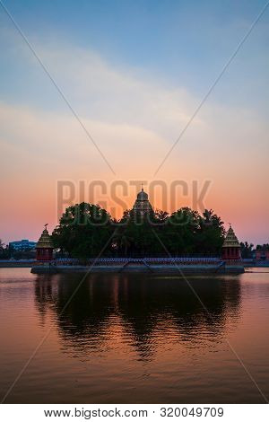 Vandiyur Mariamman Temple Or Maariamman Kovil Teppakulam In Madurai City In Tamil Nadu In India At S