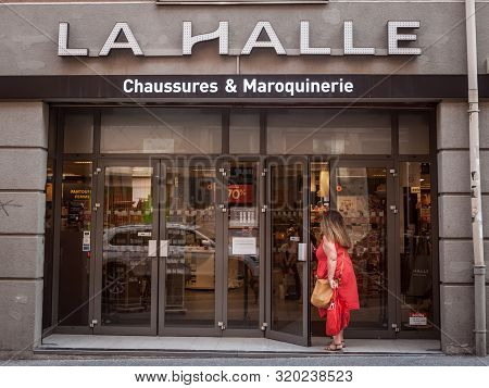 Lyon, France - July 17, 2019: La Halle Logo In Front Of Their Store For Lyon. Part Of Vivarte Group,