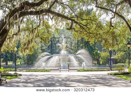 Forsyth Park, Savannah, Georgia, USA fountain in the afternoon.