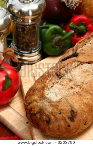 Zeytin ekmek ekmek mutfakta