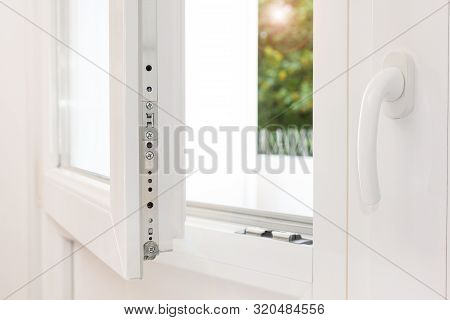 Secure Anti-theft Burglars-proof Window Locking Mechanism - Strong Modern White Pvc Metal Window