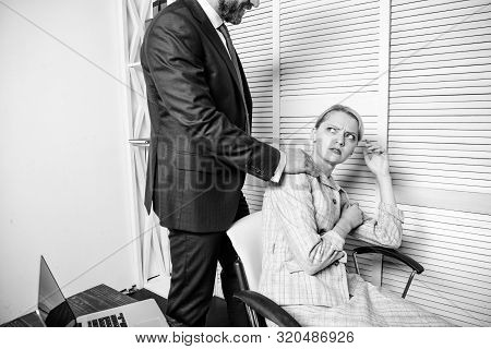 Recognize Pursuer. Flirtation Or Sexual Harassment Recognize And Report. Toxic Work Environment. Ide