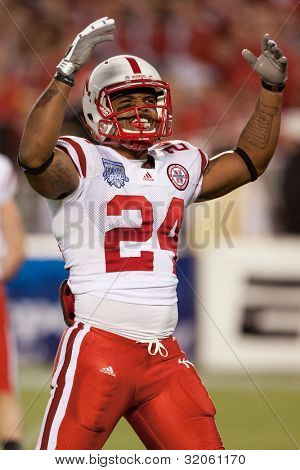 샌디에고-12 월 30: 네브라스카 Cornhuskers WR 나 일 스 폴 #24 2010 브릿지 포인트 교육 Hol 중