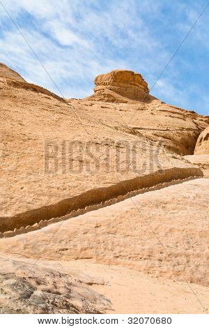 Valutetun veden kanava hiekkakivi kalliot Wadi Rum jälkiruoka