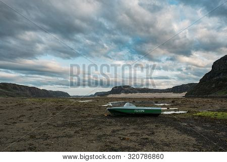 Teriberka, Murmansk Region, Russia - August 21, 2019: Summer Landscape Of The Green Polar Tundra In 