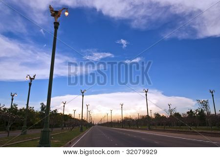 bunte Himmel. bei Sonnenuntergang, Aksa road