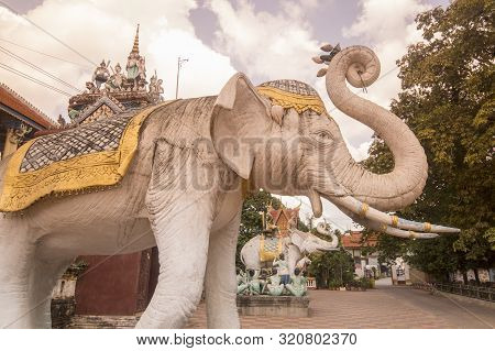 Cambodia Battambang Wat Damrey Sar Temple
