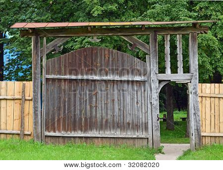 Vintage lantlig gate