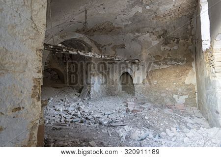 Craco, Abandoned Ghost Town In Basilicata - Italy