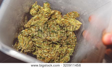Modern Ways Of Smoking Marijuana In The World. Recreational Cannabis Smoking Culture