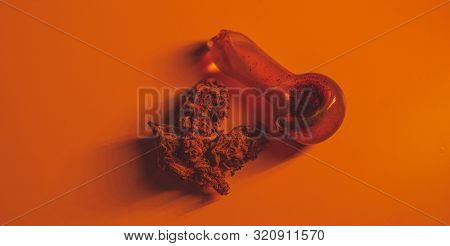 Modern Ways Of Smoking Marijuana In The World. Recreational Cannabis Smoking Culture