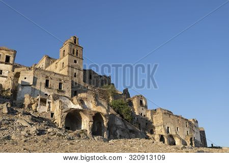 Craco, Abandoned Ghost Town In Italy To Mean A Concept