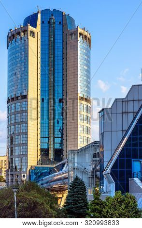Moscow - Sep 10, 2017: Tower 2000 And Bagration Bridge In Moscow-city District, Russia. Moscow Inter