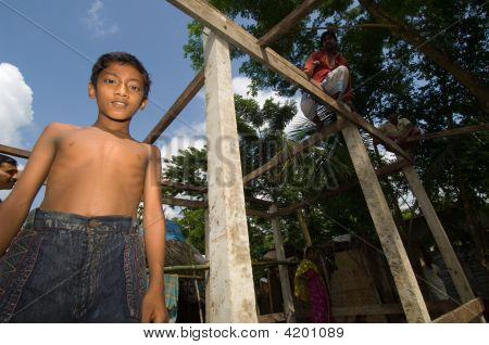 ハリケーン後の少年