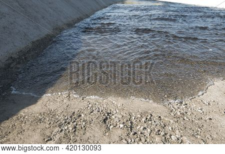 Water Leakage In Hydraulic Engineering