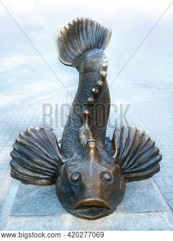 Berdyansk/ukraine 21 June 2012: 
Monument To Goby - Breadwinner In Berdyansk. Monument To Fish. Bron