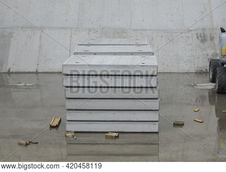 Water Leakage In Hydraulic Engineering