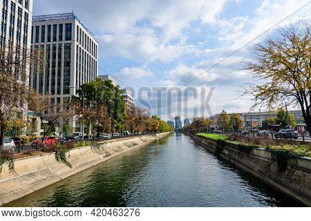 Bucharest, Romania, 7 November 2020: New Offices Buildings Near Dambovita River In Timpuri Noi (new 