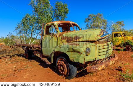 Tennant Creek, Australia - Aug 2019: Tank Container Truck Of Battery Hill Mining Center, Tennant Cre