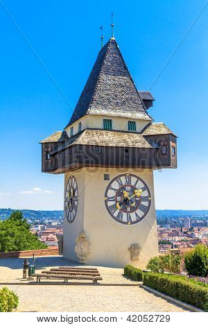 Slavnou věž s hodinami (uhrturm) v Grazu, Štýrsko, Rakousko