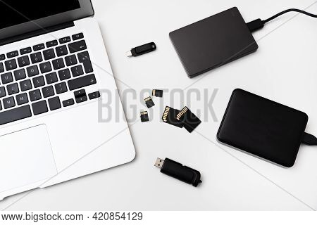 Multiple Storage Devices, Pendrive, External Usb Disk, Memory Cards On Laptop