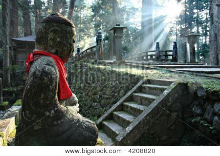 Okunoin kirkegård på Mount Koya