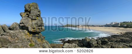 Vista panoramica del promontorio Du Carrick e Porthmeor Beach In St Ives.