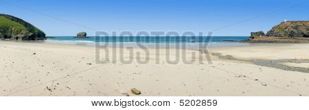 ทัศนียภาพของชายหาด Portreath ในคอร์นวอล สหราชอาณาจักร