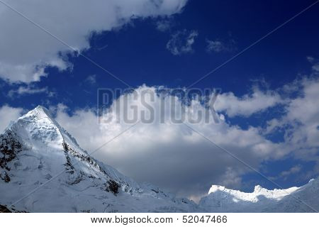 Artesonraju Glacier in Cordilera Blanca, Peru, South America