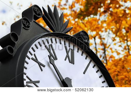 Clouseup Clock
