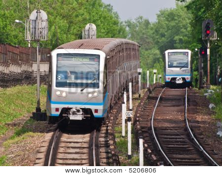 รถไฟใต้ดิน