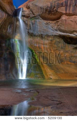 Bassa vitello Creek Falls