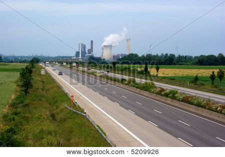 Autosnelweg en Power Plant