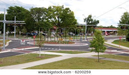 new roundabout with no cars