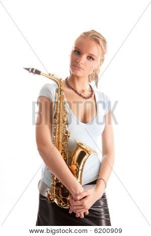 snící dívka hezká blondýnka s saxofony