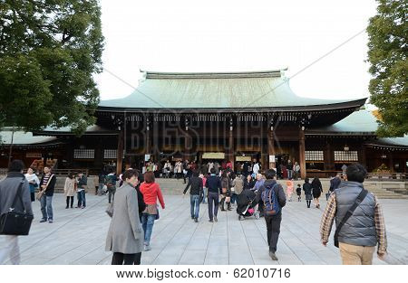 Harajuku,tokyo - Nov 23: People Visiting Meiji Jingu Shrine