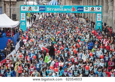 Athletes Taking Part In Stramilano Half Marathon