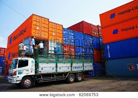 Truck Load Cargo, Container, Vietnam Depot