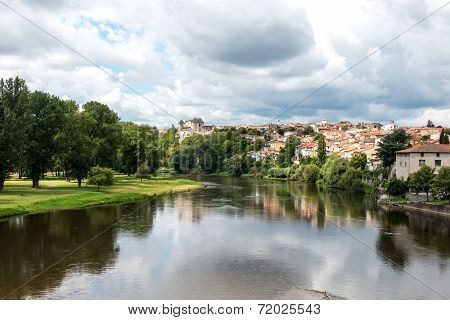 Allier River In Pont-du-chateau (france)