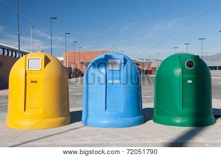 Garbage containers