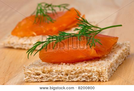 Salmone affumicato all'aneto